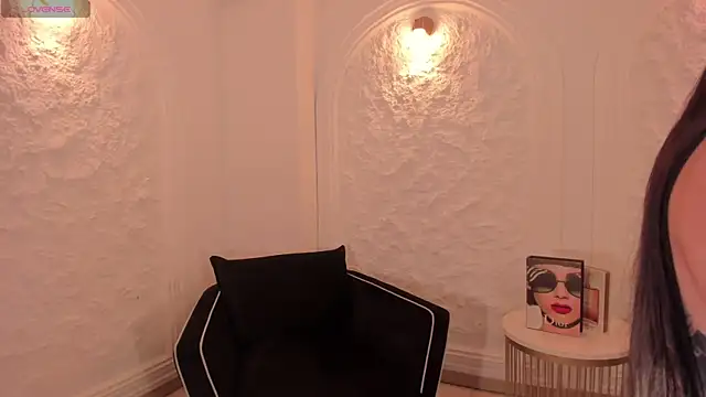 MilaColeman online show from 12/20/25, 08:38