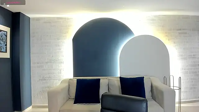 LizzCooper online show from 10/31/25, 04:02