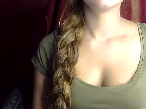 Snapshot of heartless_Queen chatting on 10/18/25, 04:26 heartless Queen online show from 10/18/25, 04:26