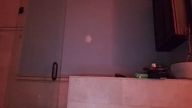 Snapshot of TallDrink11 chatting on 10/27/25, 08:29 TallDrink11 online show from 10/27/25, 08:29