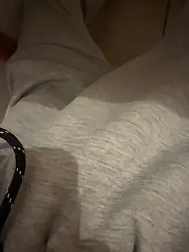 Snapshot of Dicksxd chatting on 10/29/25, 09:27 Dicksxd online show from 10/29/25, 09:27