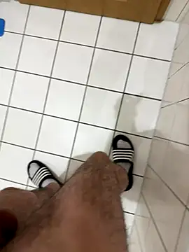 Snapshot of Dicksxd chatting on 11/01/25, 10:06 Dicksxd online show from 11/01/25, 10:06