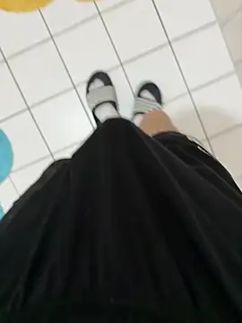 Snapshot of Dicksxd chatting on 11/17/25, 06:03 Dicksxd online show from 11/17/25, 06:03