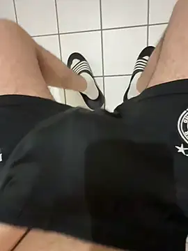 Snapshot of Dicksxd chatting on 12/18/25, 06:52 Dicksxd online show from 12/18/25, 06:52