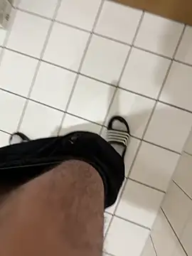 Snapshot of Dicksxd chatting on 01/05/26, 11:08 Dicksxd online show from 01/05/26, 11:08