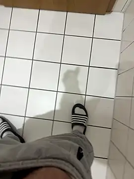 Snapshot of Dicksxd chatting on 01/08/26, 06:32 Dicksxd online show from 01/08/26, 06:32