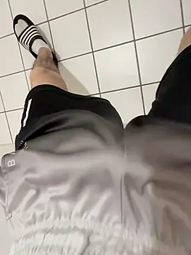 Snapshot of Dicksxd chatting on 02/14/26, 01:41 Dicksxd online show from 02/14/26, 01:41