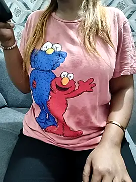 Snapshot of siya00 chatting on 10/07/25, 11:13 siya00 online show from 10/07/25, 11:13