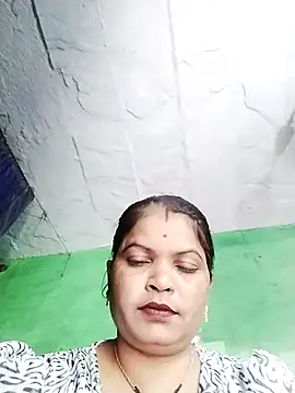 Snapshot of Bhavna_hot chatting on 10/08/25, 04:21 Bhavna hot online show from 10/08/25, 04:21