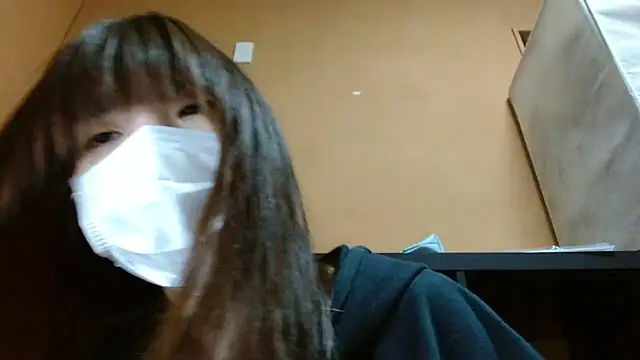 Snapshot of natsumiii chatting on 10/15/25, 12:38 natsumiii online show from 10/15/25, 12:38