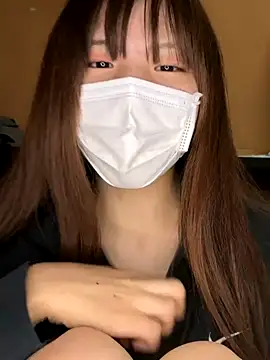 Snapshot of natsumiii chatting on 10/18/25, 02:18 natsumiii online show from 10/18/25, 02:18