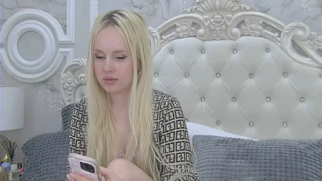 Snapshot of EllieFrosty_ chatting on 04/06/26, 04:46 EllieFrosty online show from 04/06/26, 04:46