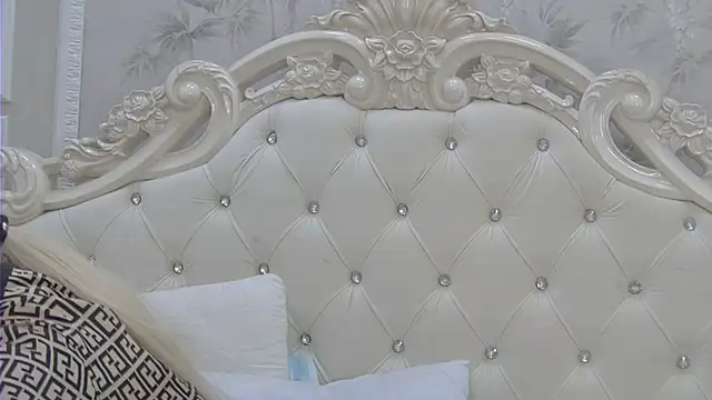 Snapshot of EllieFrosty_ chatting on 04/16/26, 12:00 EllieFrosty online show from 04/16/26, 12:00