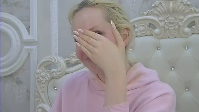 Snapshot of EllieFrosty_ chatting on 06/12/26, 03:55 EllieFrosty online show from 06/12/26, 03:55