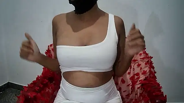 Snapshot of Minu_Cam chatting on 01/17/26, 06:00 Minu Cam online show from 01/17/26, 06:00