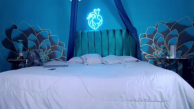 Maylu Fox online show from 09/30/25, 12:21