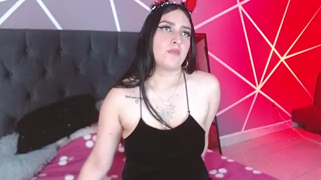 Snapshot of Chloe1126_ chatting on 10/13/25, 02:50 Chloe1126  online show from 10/13/25, 02:50