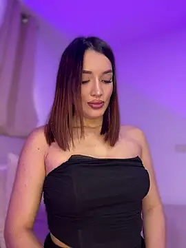 Snapshot of Bella-taylorr chatting on 05/11/26, 11:38 Bella-taylorr online show from 05/11/26, 11:38