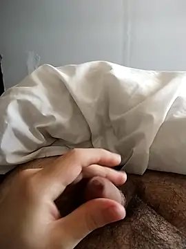 Snapshot of MagneticLust chatting on 09/10/25, 07:03 MagneticLust online show from 09/10/25, 07:03