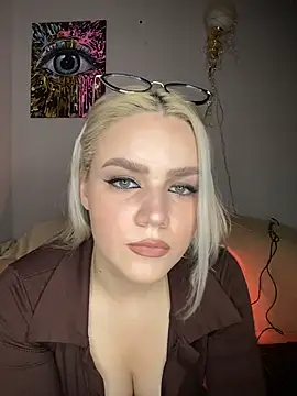 April Purr online show from 11/25/25, 09:09