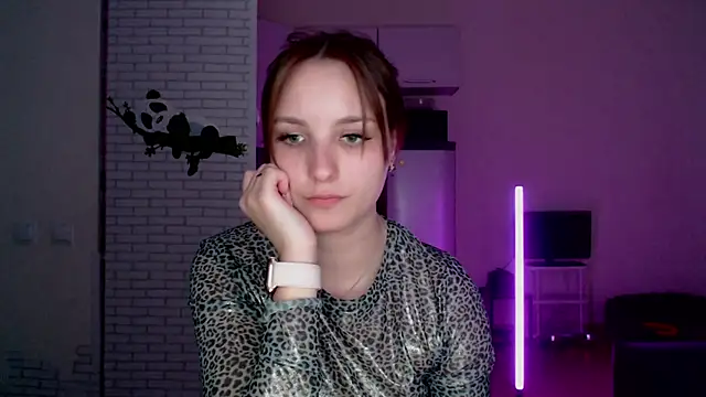 Snapshot of Leonaalove chatting on 04/02/26, 05:32 Leonaalove online show from 04/02/26, 05:32