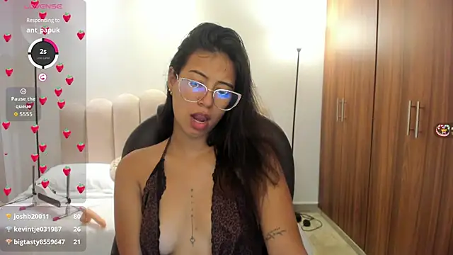 raven stonee online show from 09/28/25, 07:52