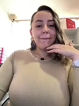 Snapshot of CurvyLust_x chatting on 01/19/26, 01:37 CurvyLust x online show from 01/19/26, 01:37