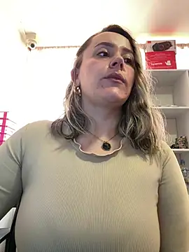 Snapshot of CurvyLust_x chatting on 02/05/26, 02:22 CurvyLust x online show from 02/05/26, 02:22