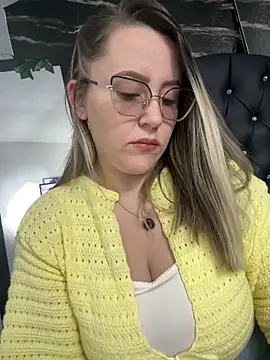 CurvyLust x online show from 05/15/26, 01:29