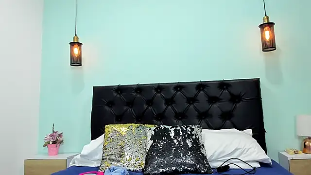 Marianee Rousse online show from 11/24/25, 10:09