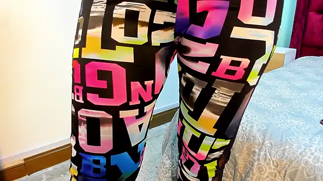 Marianee Rousse online show from 12/18/25, 11:38