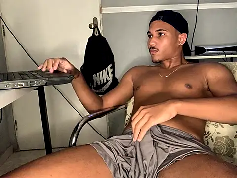 Snapshot of edualqxo chatting on 10/19/25, 05:57 edualqxo online show from 10/19/25, 05:57