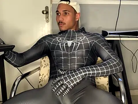 Snapshot of edualqxo chatting on 10/24/25, 10:17 edualqxo online show from 10/24/25, 10:17