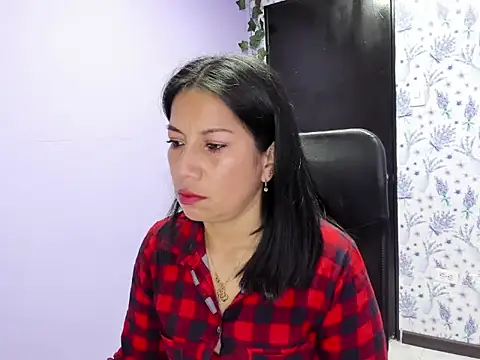 Megan Collinss  online show from 11/06/25, 01:34