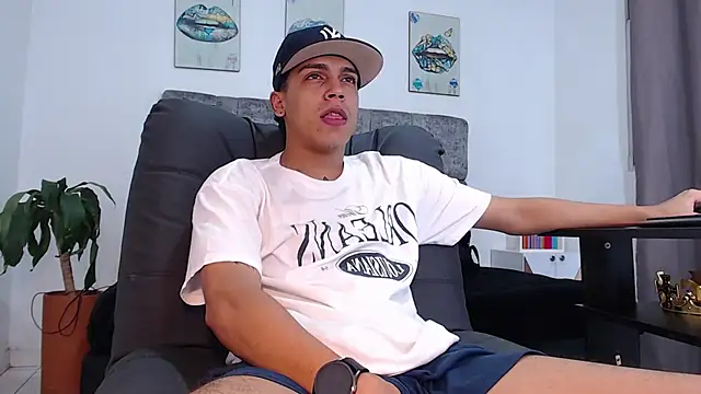 david santos16 online show from 10/18/25, 03:42