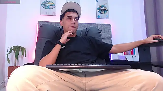 david santos16 online show from 12/16/25, 02:38