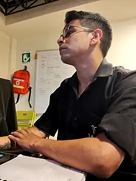 Snapshot of Juann-cock chatting on 09/26/25, 12:36 Juann-cock online show from 09/26/25, 12:36