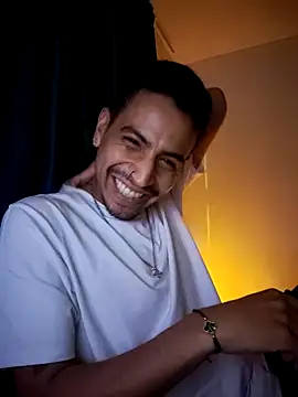 Snapshot of Juann-cock chatting on 11/27/25, 04:14 Juann-cock online show from 11/27/25, 04:14