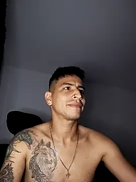 Snapshot of Juann-cock chatting on 12/14/25, 12:27 Juann-cock online show from 12/14/25, 12:27