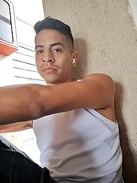 Snapshot of Juann-cock chatting on 12/15/25, 08:57 Juann-cock online show from 12/15/25, 08:57