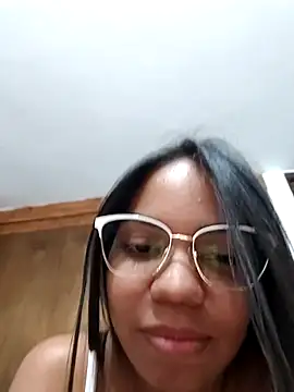 Snapshot of CloeeHills_ chatting on 10/01/25, 04:29 CloeeHills online show from 10/01/25, 04:29