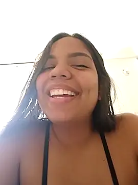 Snapshot of CloeeHills_ chatting on 10/16/25, 03:13 CloeeHills online show from 10/16/25, 03:13