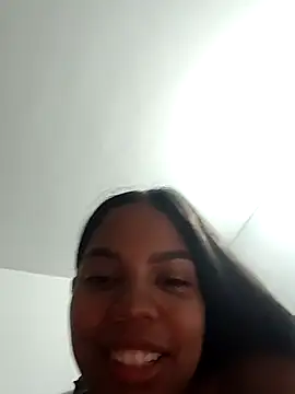 Snapshot of CloeeHills_ chatting on 10/17/25, 03:20 CloeeHills online show from 10/17/25, 03:20