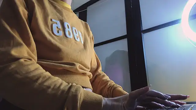 Snapshot of ShaunaDream chatting on 09/12/25, 03:39 ShaunaDream online show from 09/12/25, 03:39