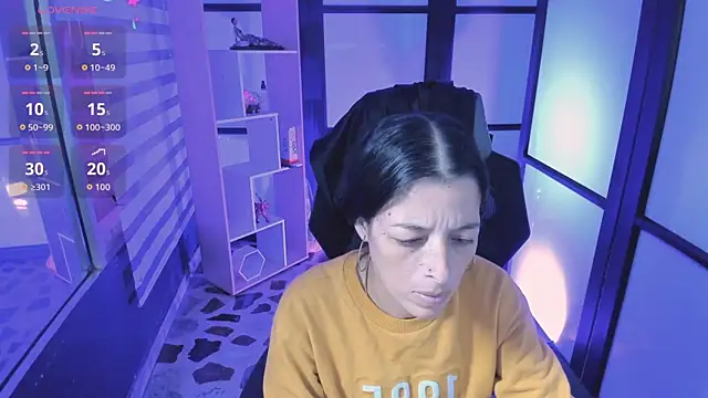 Snapshot of ShaunaDream chatting on 09/16/25, 03:51 ShaunaDream online show from 09/16/25, 03:51