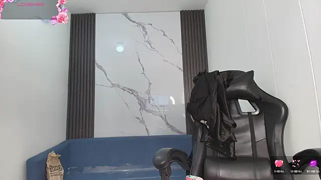 Snapshot of ShaunaDream chatting on 10/16/25, 05:08 ShaunaDream online show from 10/16/25, 05:08