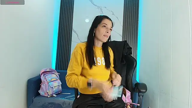 Snapshot of ShaunaDream chatting on 10/18/25, 05:10 ShaunaDream online show from 10/18/25, 05:10