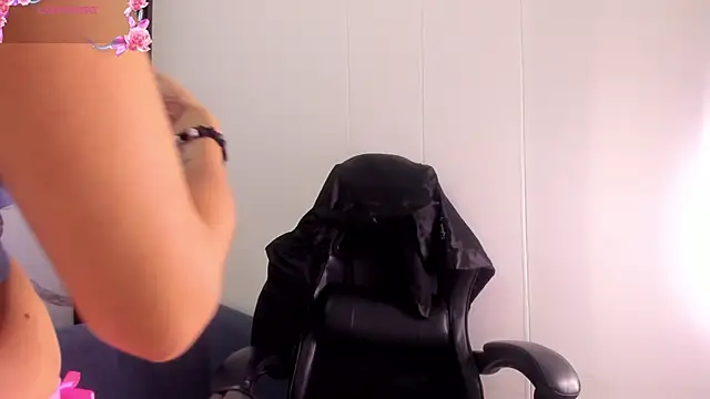 Snapshot of ShaunaDream chatting on 01/17/26, 05:23 ShaunaDream online show from 01/17/26, 05:23