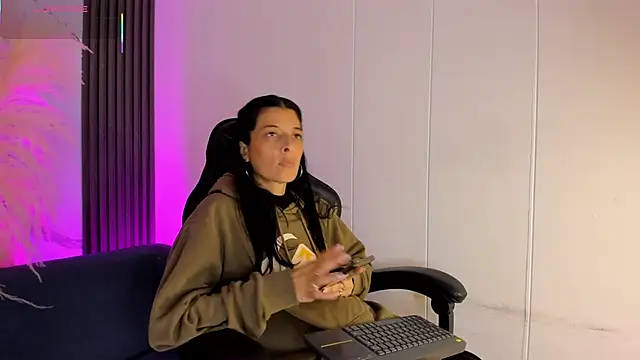 Snapshot of ShaunaDream chatting on 02/22/26, 04:57 ShaunaDream online show from 02/22/26, 04:57