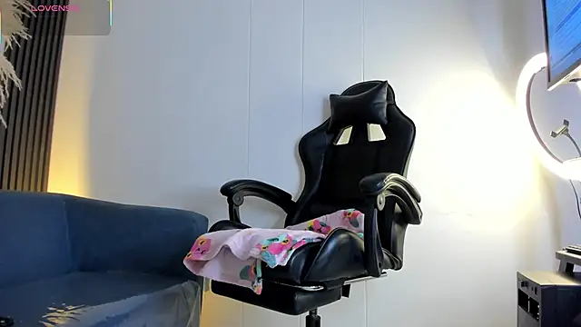 Snapshot of ShaunaDream chatting on 02/23/26, 04:54 ShaunaDream online show from 02/23/26, 04:54